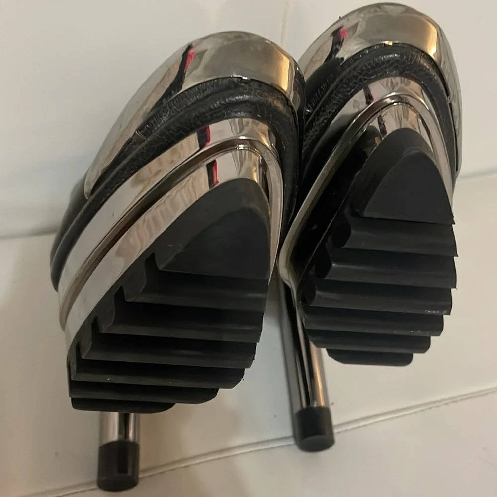 Vintage runway Calvin Klein Collection black leather heels metal platform 7.5
